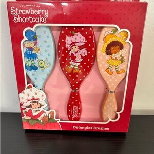 Strawberry Shortcake Detangler Brushes Set